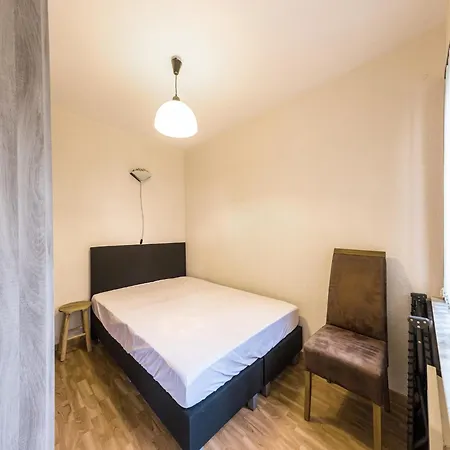 Cozy With Terrace Apartamento